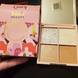 Kinder Glow Highlighting Palette